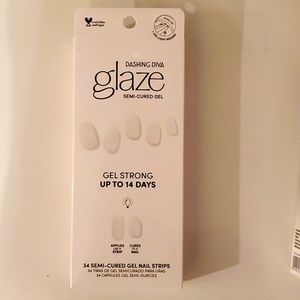 Dashing Diva "White Syrup" glaze Semi-Cured Gel Nail Strips - New, Unope…